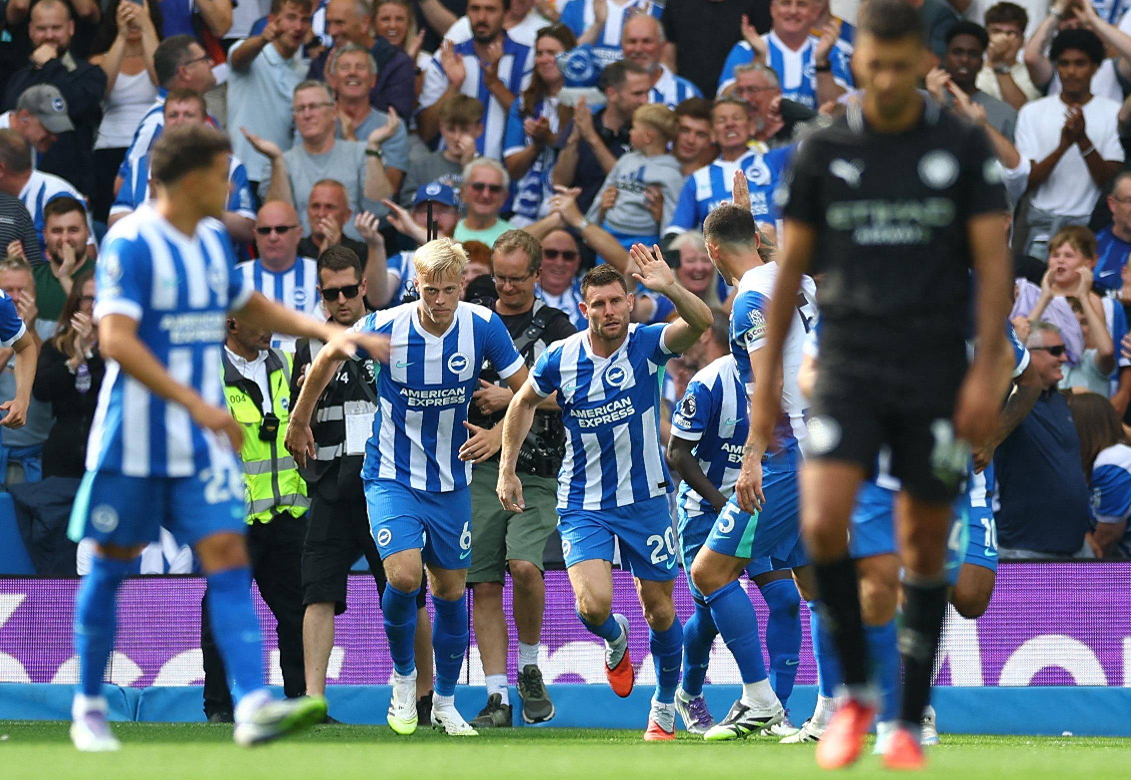 谌贻琴出席国家足球青训中心揭牌仪式（谌贻琴出席国家足球青训中心揭牌活动）