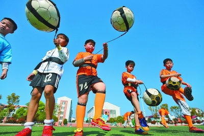 中亚规模最小的顶级足球联赛：仅有8队参赛的土库曼超（中亚最精简的顶级联赛：土库曼超仅8支球队参赛）