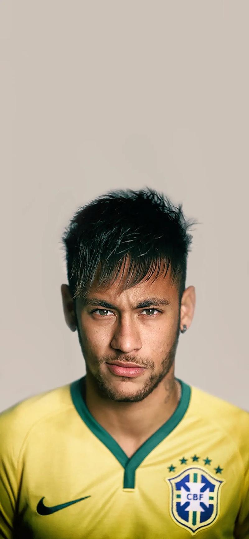 詹姆斯关键一球引爆全场（詹姆斯关键一投令全场沸腾）