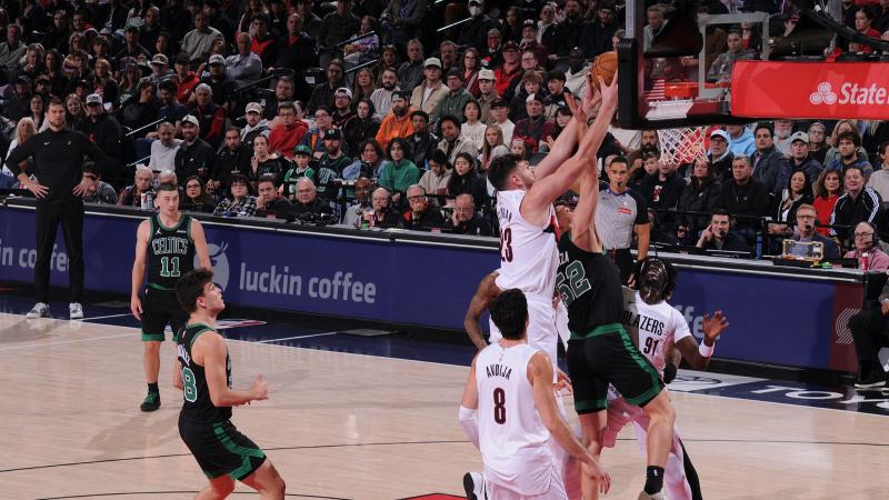 本赛季俱乐部双人组进球榜：凯恩+迪亚斯37球高居第一（本赛季俱乐部双人进球榜：凯恩与迪亚斯合计37球登顶）