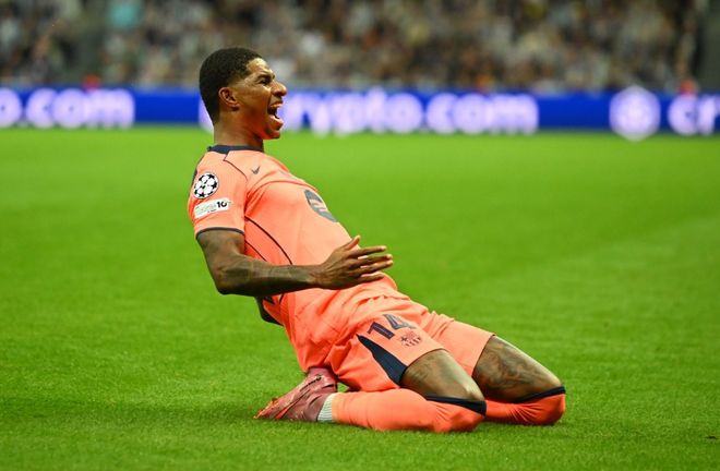 客场对贝蒂斯上半场就上演帽子戏法，费兰是西甲历史第一人（费兰客战贝蒂斯半场戴帽，成西甲历史第一人）