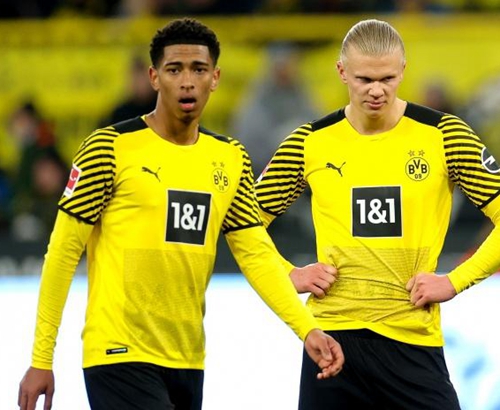 英超-攻击线哑火达洛特破门 曼联1-1西汉姆近5轮仅1胜（英超：曼联锋线低迷达洛特破门 1-1战平西汉姆 近5轮仅一胜）